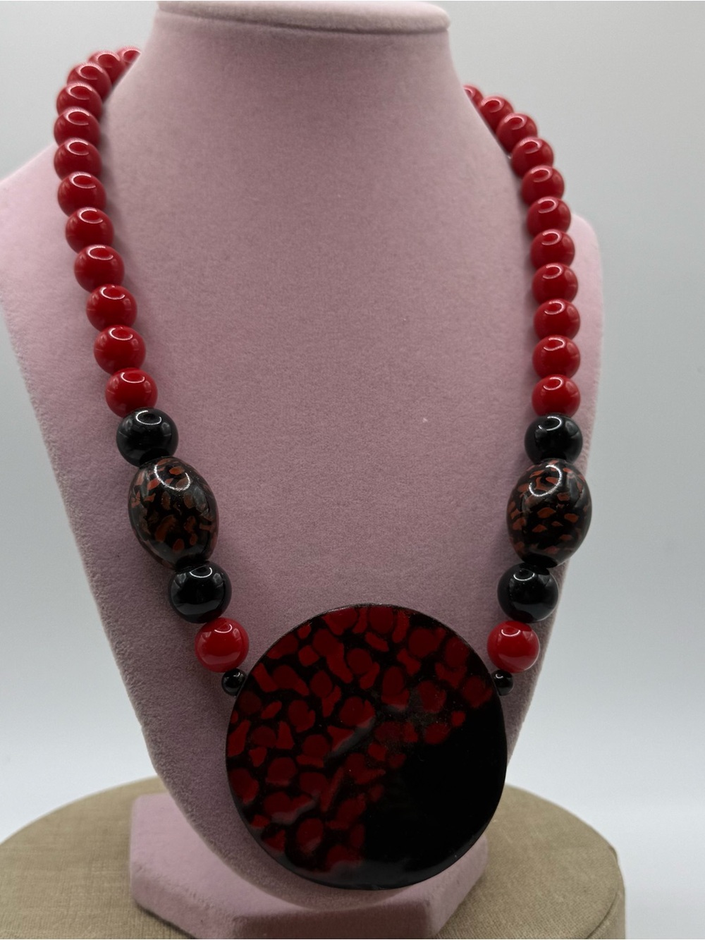 Vintage Red and Black metal Statement Beaded Pendant Necklace